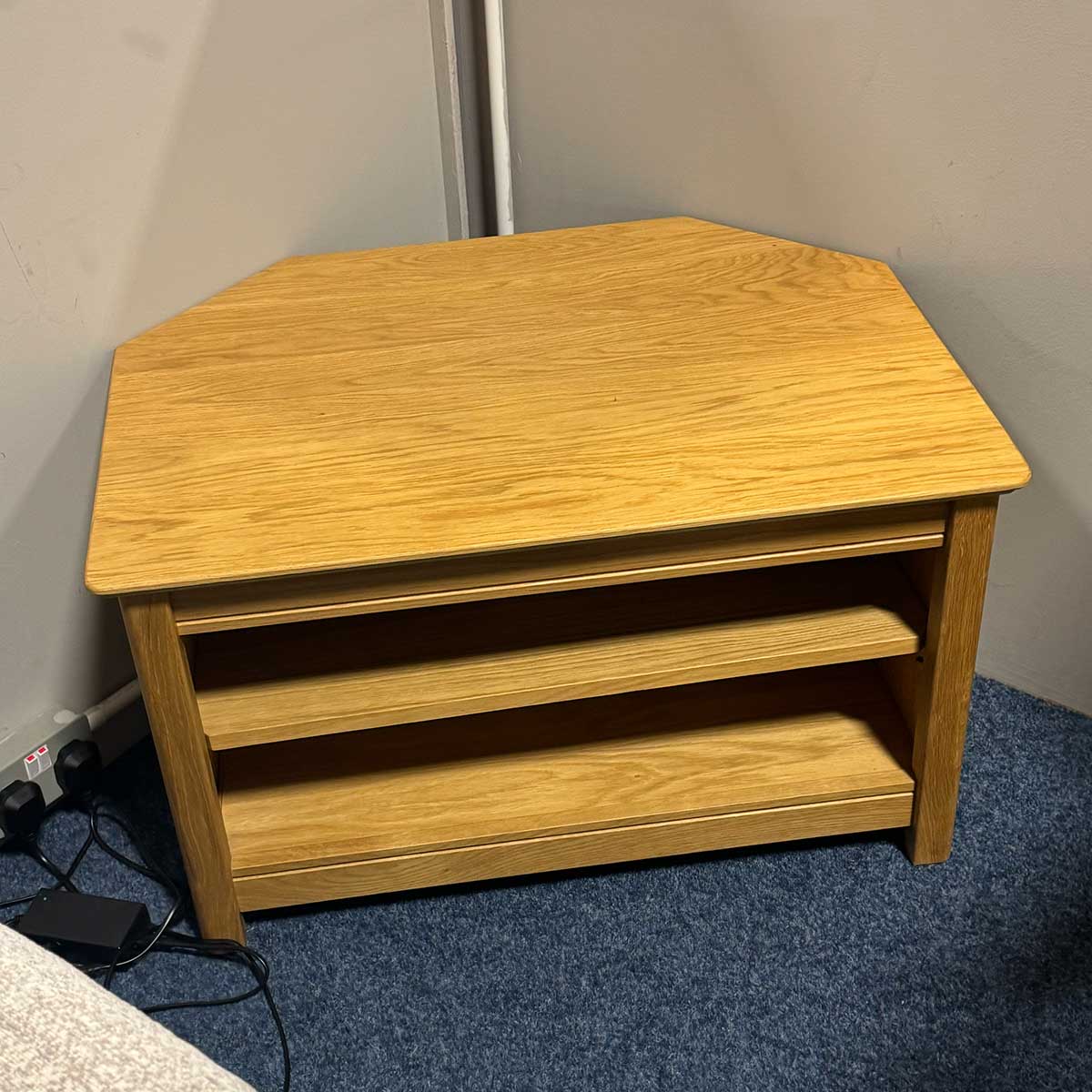 AnBercraft Beaumont Corner TV Cabinet