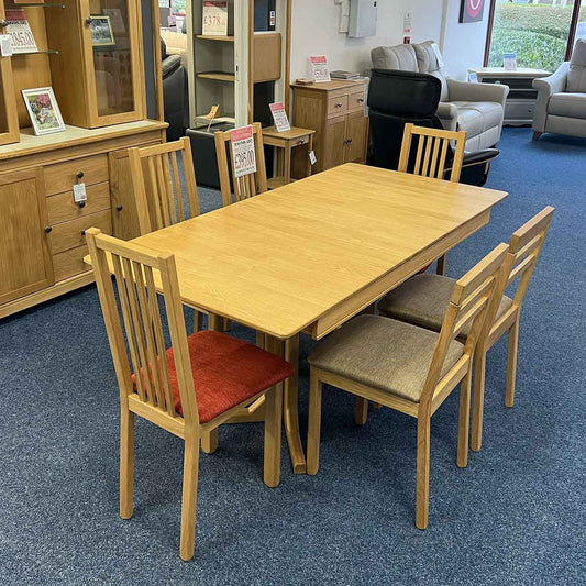 AnBercraft Beaumont Dining Table and 4 Chairs