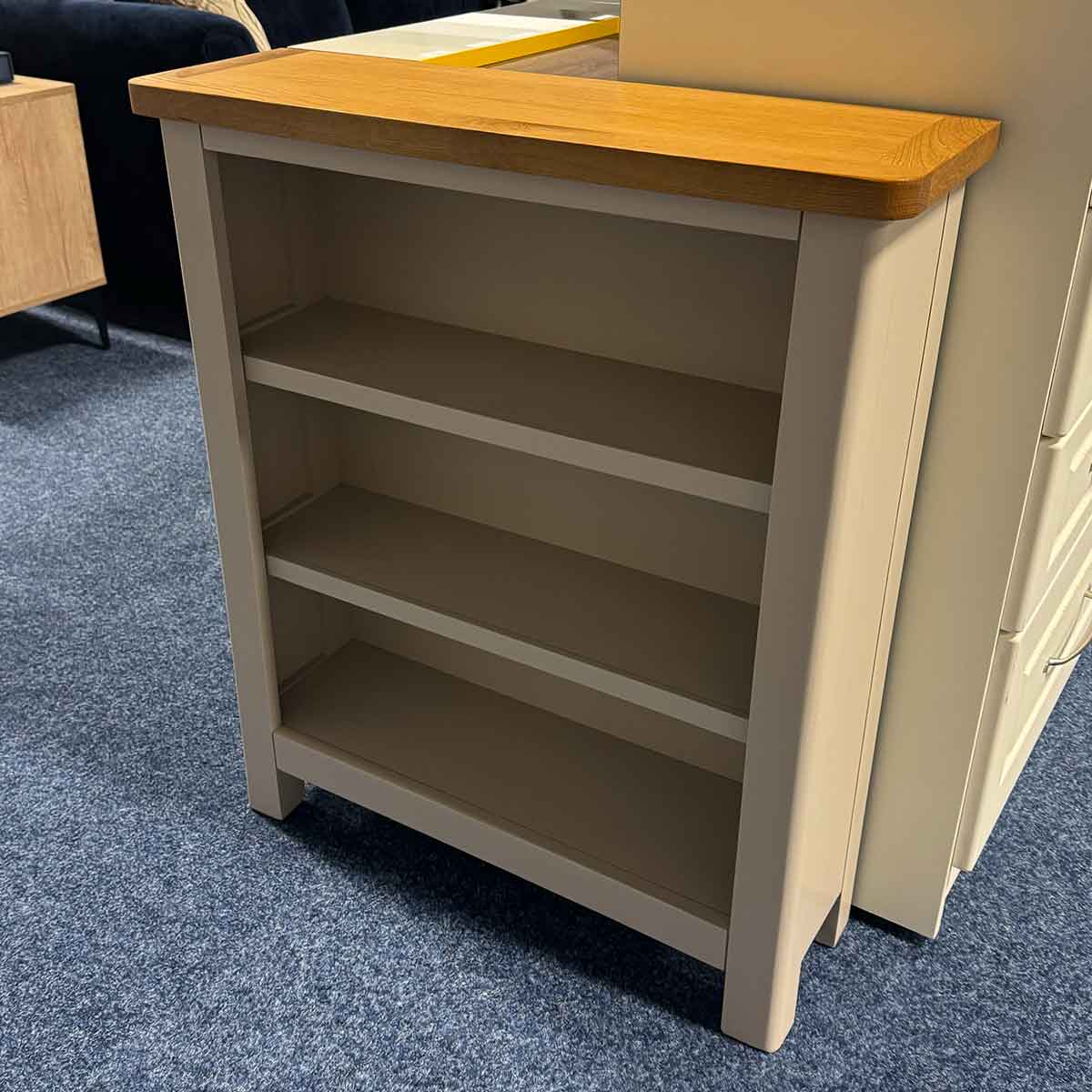 Manor Bedroom Woodstock Small Bookcase