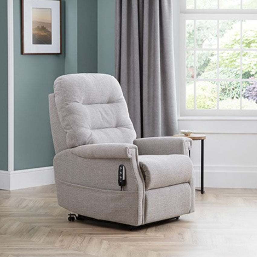 Celebrity Sandhurst Petite Recliner