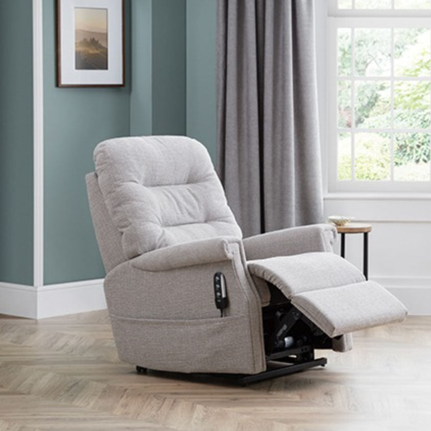 Celebrity Sandhurst Petite Recliner